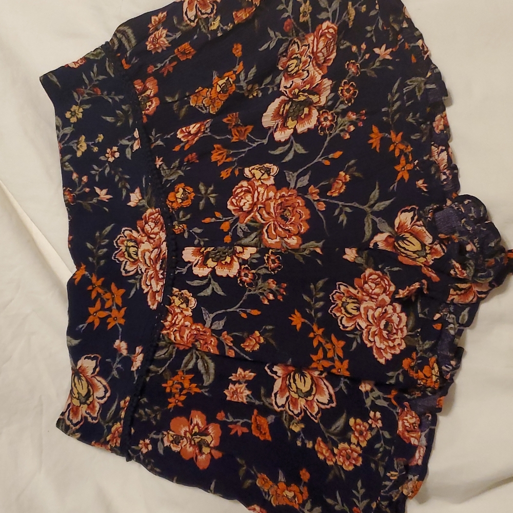 AE Short shorts
